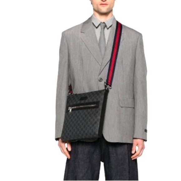 Authentic Gucci unisex crossbody bag black monogram coated canvas - Picture 3 of 16